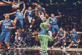 开云体育入口-哈利伯顿末节狂飙20分，步行者逆转魔术锁定季后赛