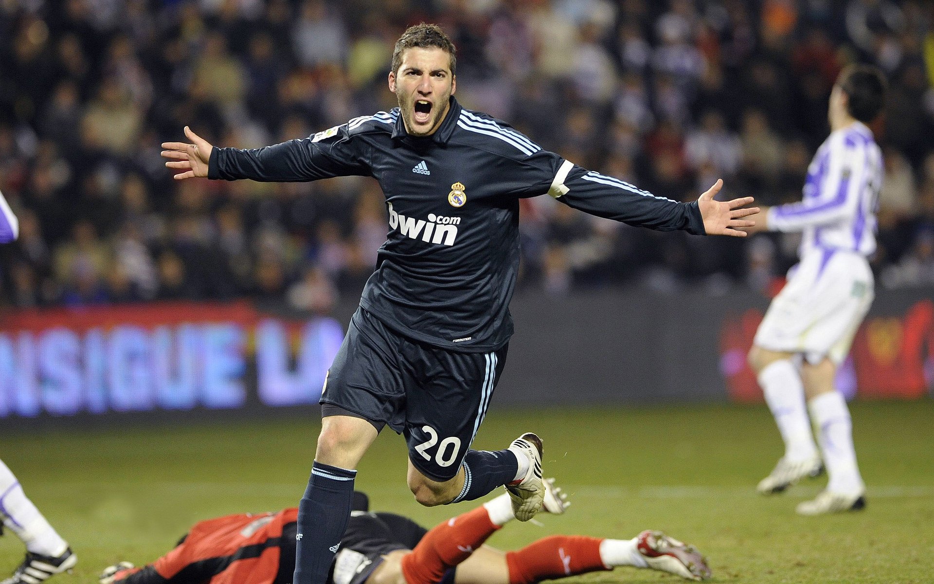 欧冠半决赛焦点战,玻利维亚翻盘奥地利,足球奇迹的南美密码