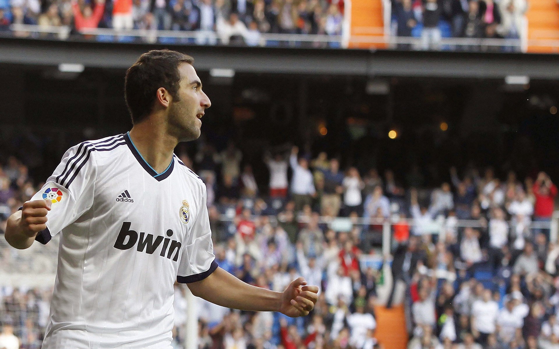 喀麦隆强压荷兰，哈兰德在焦点战证明自己，当不可能成为足球的唯一法则